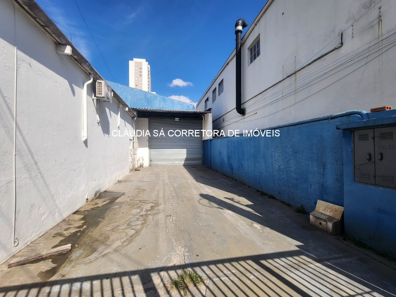 Galpão Comercial locação em São Paulo-SP, Vila Carrão: 3 Salas, 2 Banheiros, 10 Vagas, 1.500 m² de Área.
