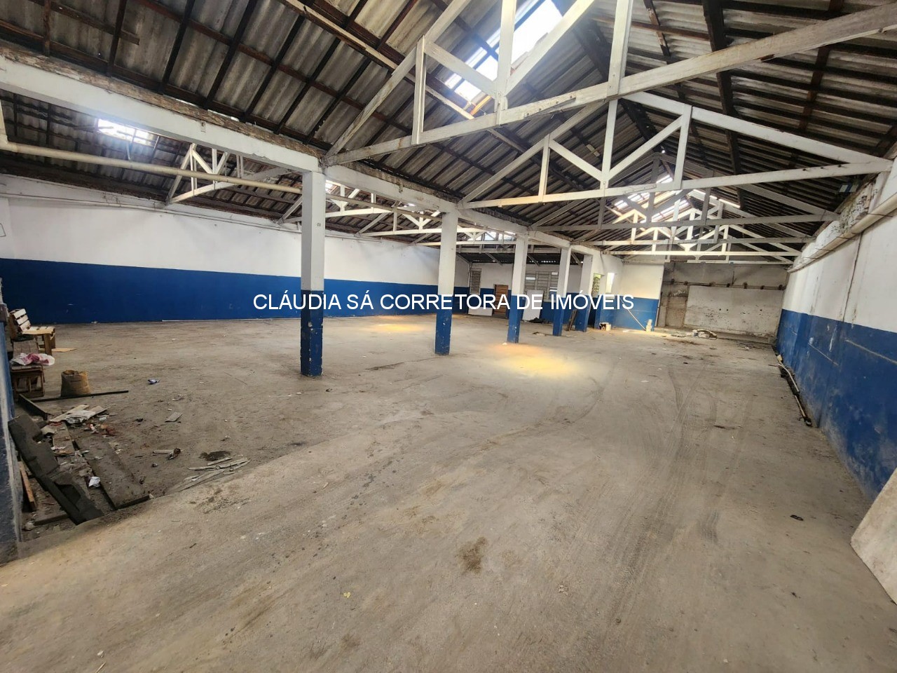 Galpão Comercial locação em São Paulo-SP, Vila Carrão: 3 Salas, 2 Banheiros, 10 Vagas, 1.500 m² de Área.