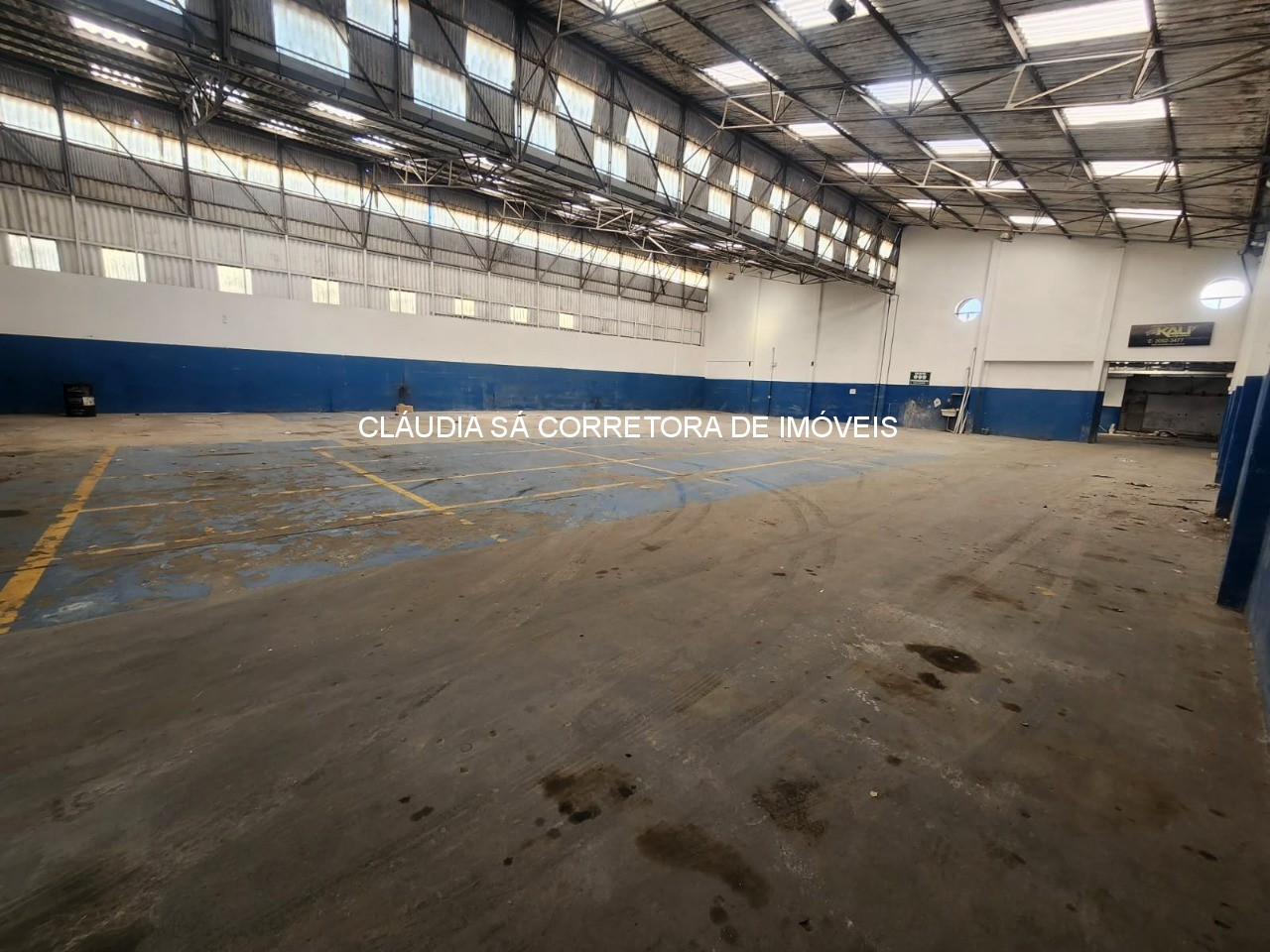 Galpão Comercial locação em São Paulo-SP, Vila Carrão: 3 Salas, 2 Banheiros, 10 Vagas, 1.500 m² de Área.