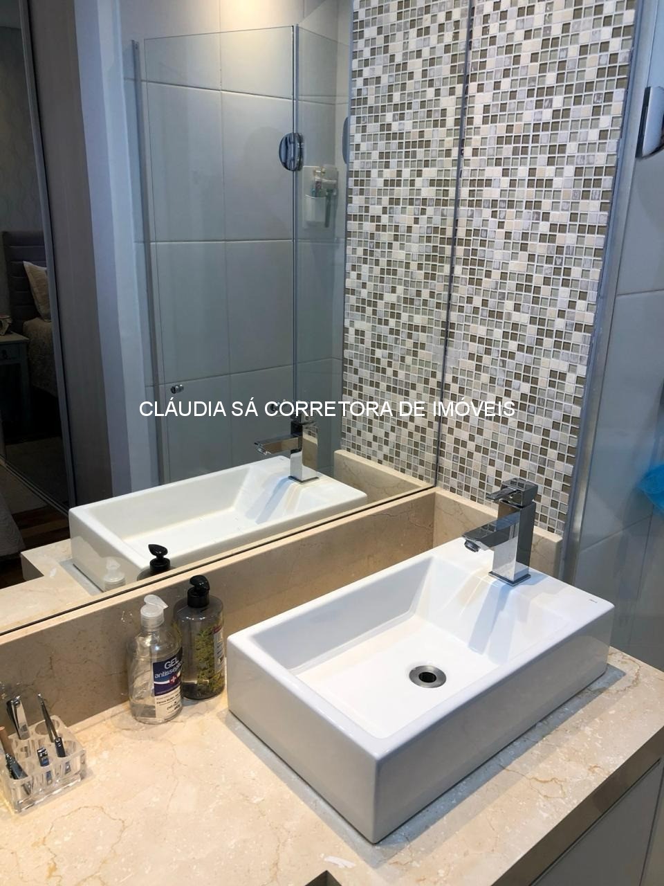 Apartamento à venda em São Paulo-SP, Vila Ivone: 2 quartos, 1 suíte, 1 sala, 2 banheiros, 1 vaga, 68m². Venha conferir!