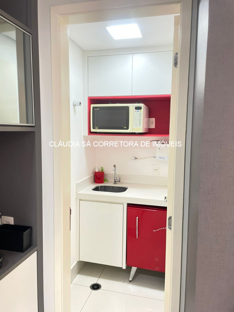 Sala Comercial de Alto Padrão no Jardim Anália Franco: Venda ou Locação - 1 Sala, 1 Banheiro, 1 Copa, 1 Vaga de Garagem - 53m²
