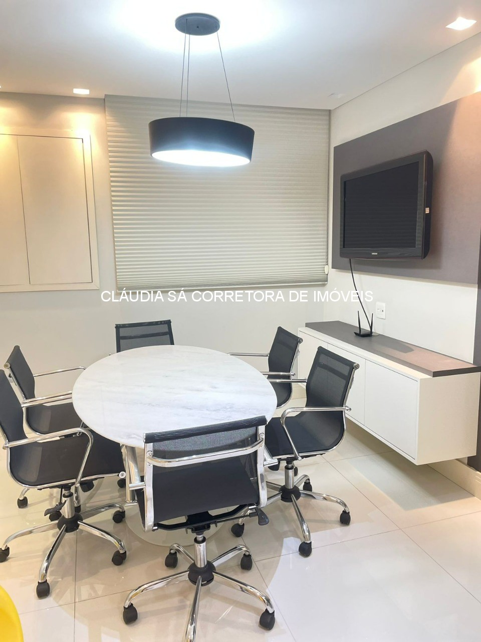 Sala Comercial de Alto Padrão no Jardim Anália Franco: Venda ou Locação - 1 Sala, 1 Banheiro, 1 Copa, 1 Vaga de Garagem - 53m²