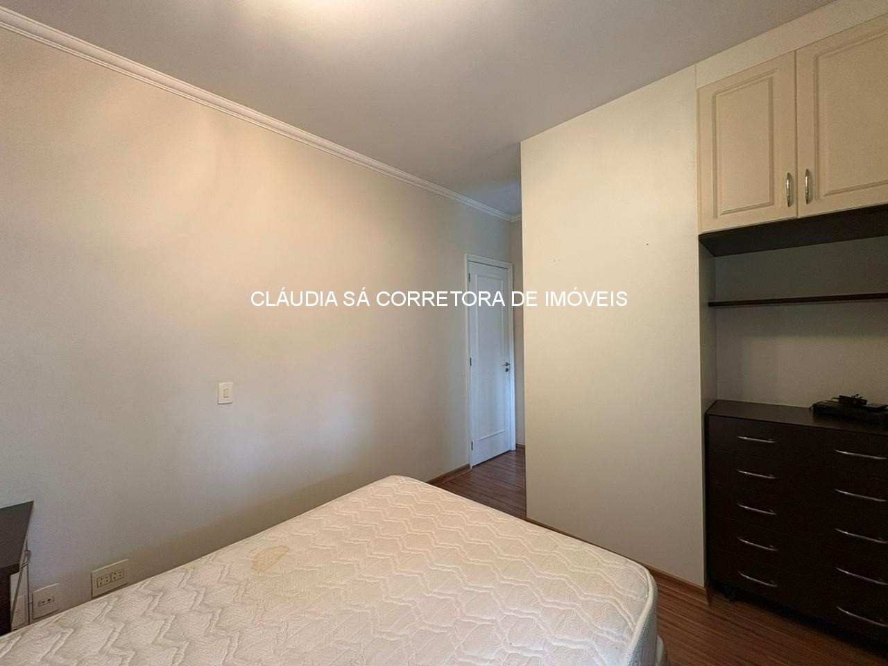 Apartamento mobiliado à venda em São Paulo - Jardim Anália Franco: 3 quartos, 3 suítes, 1 escritório, 2 salas, 4 banheiros, 4 vagas, 120m².