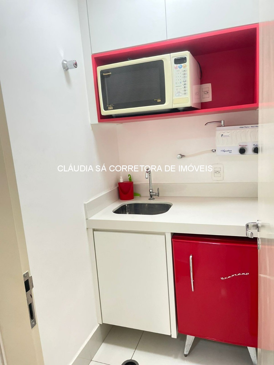 Sala Comercial de Alto Padrão no Jardim Anália Franco: Venda ou Locação - 1 Sala, 1 Banheiro, 1 Copa, 1 Vaga de Garagem - 53m²
