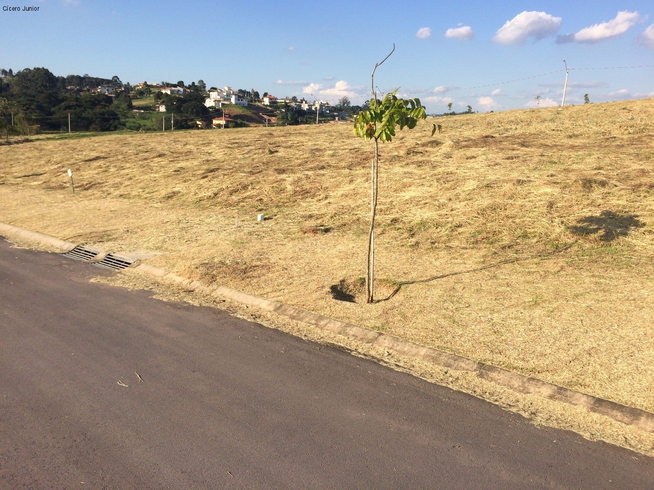 Lote em aclive de 800 m² terras do alvorada