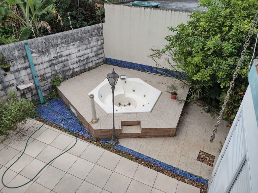 Casa alto padrão à venda, por R$ 1.800.000 - maitinga - bertioga/sp