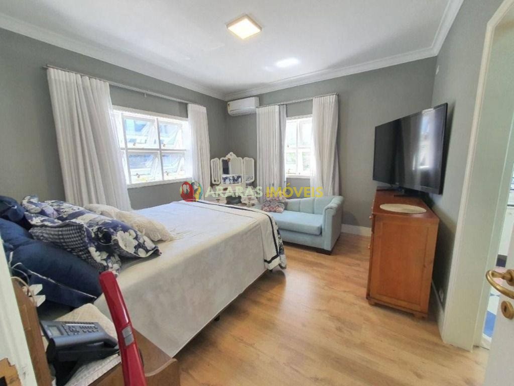 Sobrado de alto padrão no Centro de São Bernardo do Campo, 527 m² , com 4 dormitórios (2 suítes amplas) por R$ 3.600.000,00
