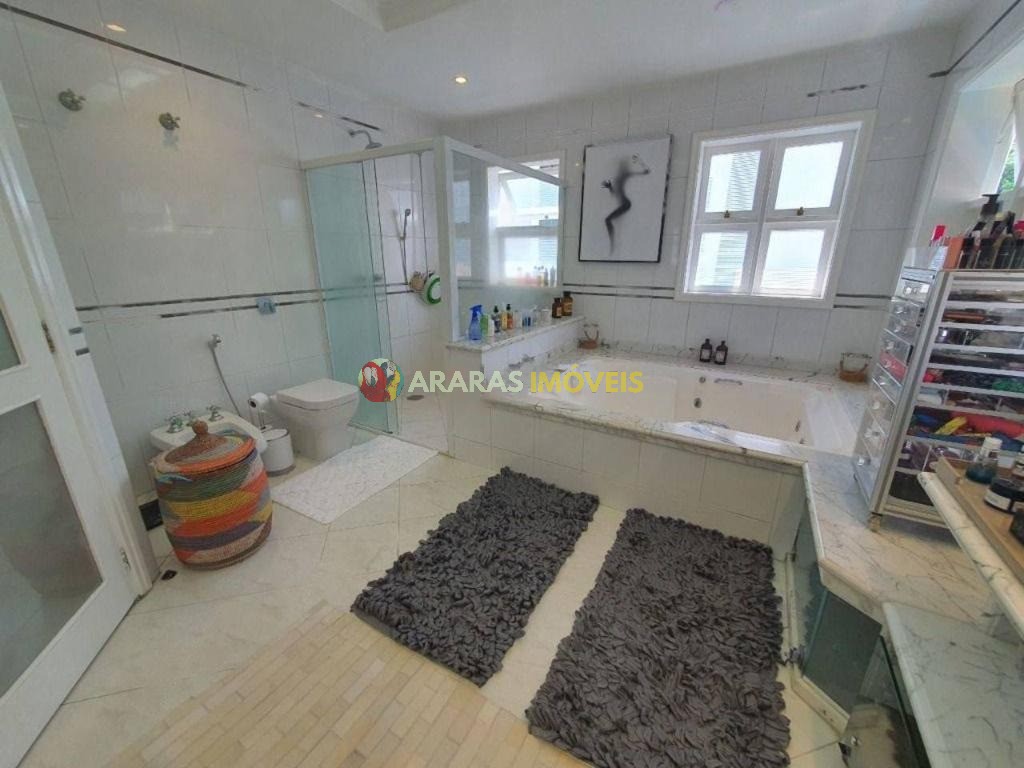 Sobrado de alto padrão no Centro de São Bernardo do Campo, 527 m² , com 4 dormitórios (2 suítes amplas) por R$ 3.600.000,00