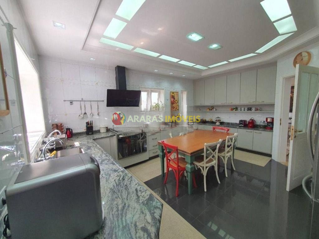 Sobrado de alto padrão no Centro de São Bernardo do Campo, 527 m² , com 4 dormitórios (2 suítes amplas) por R$ 3.600.000,00
