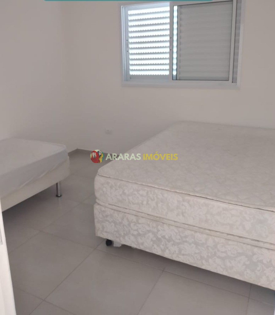 Casa térrea em condomínio fechado