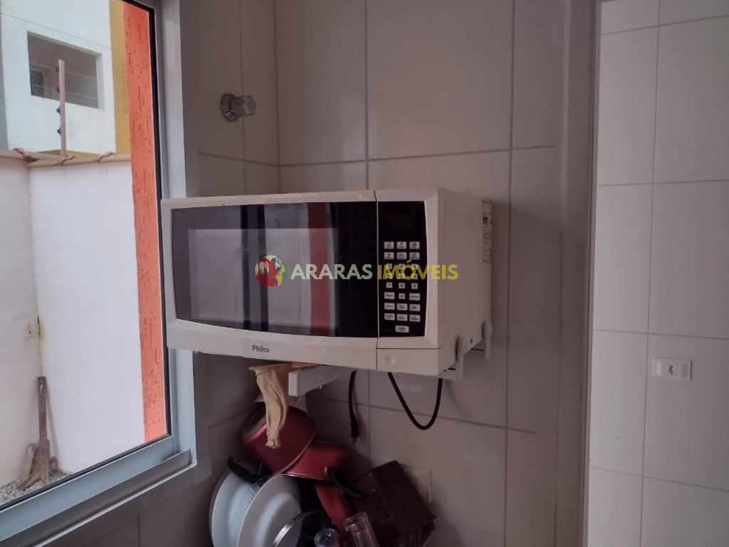 Casa térrea em condomínio fechado
