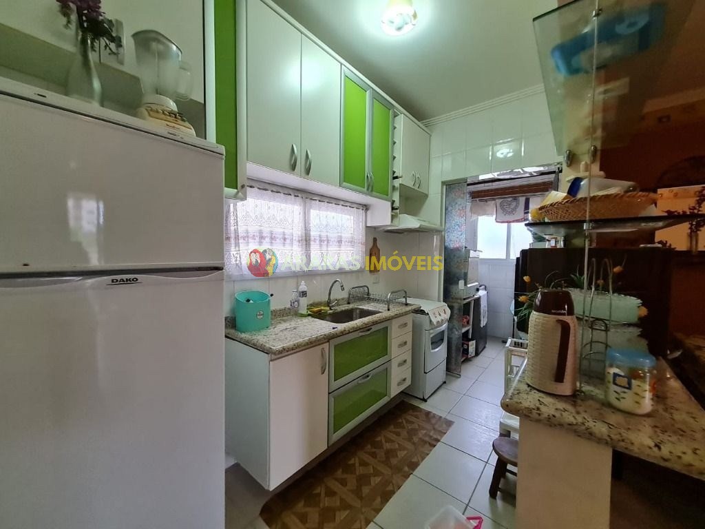Apartamento em bertioga, pé na areia com 94 m², 3 dormitórios sendo 1 suíte.