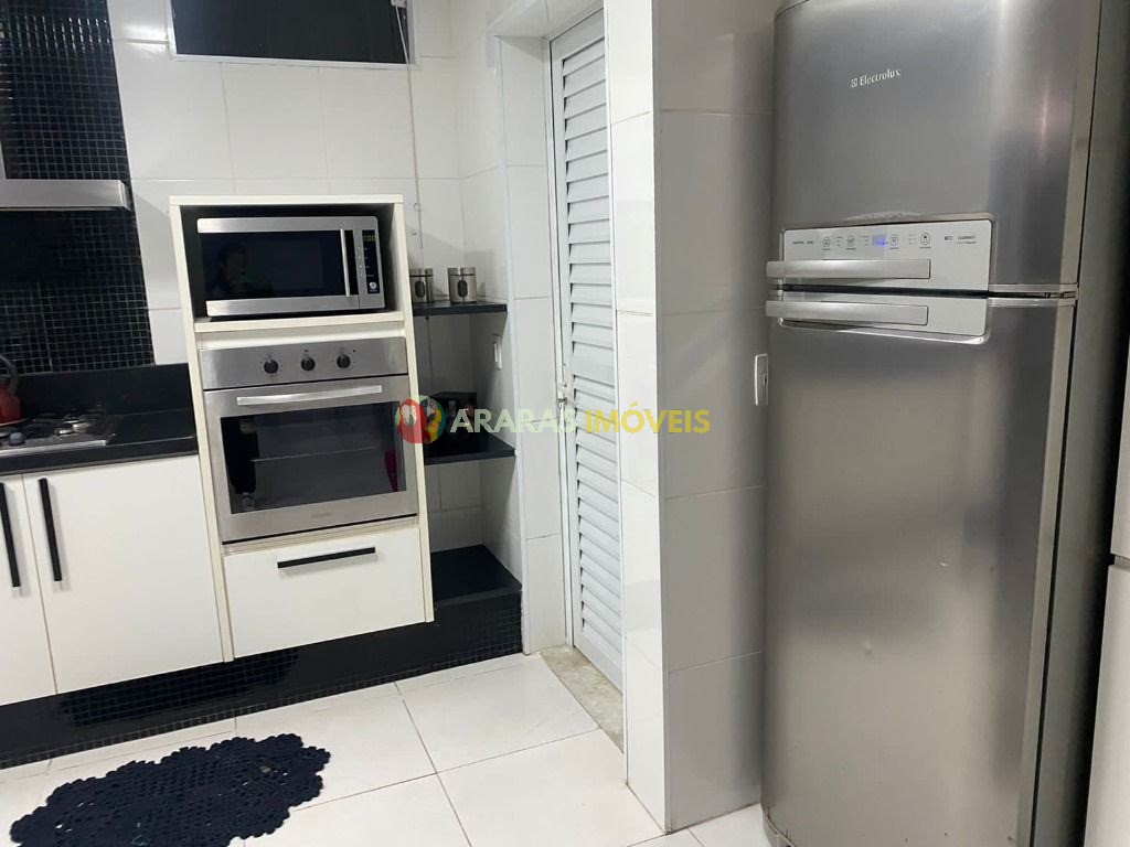 Casa em condomínio com 4 dormitórios à venda, 300 m² por R$ 