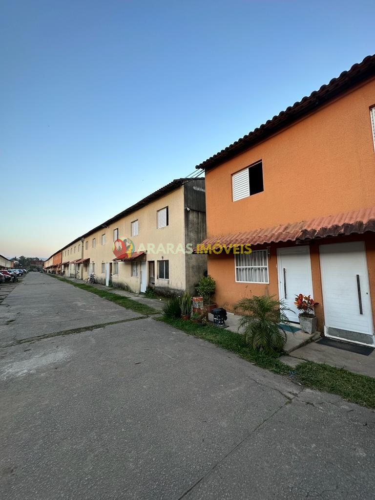 Casa em village 50,25m² com 2 quartos por R$ 240.000,00 em b