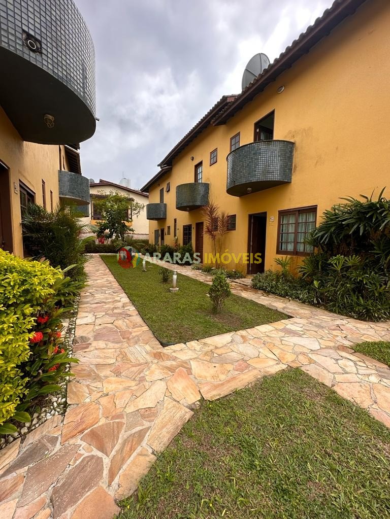 Sobrado mobiliado em villagio frente para o mar por R$ 550.000,00 no maitinga-bertioga/sp