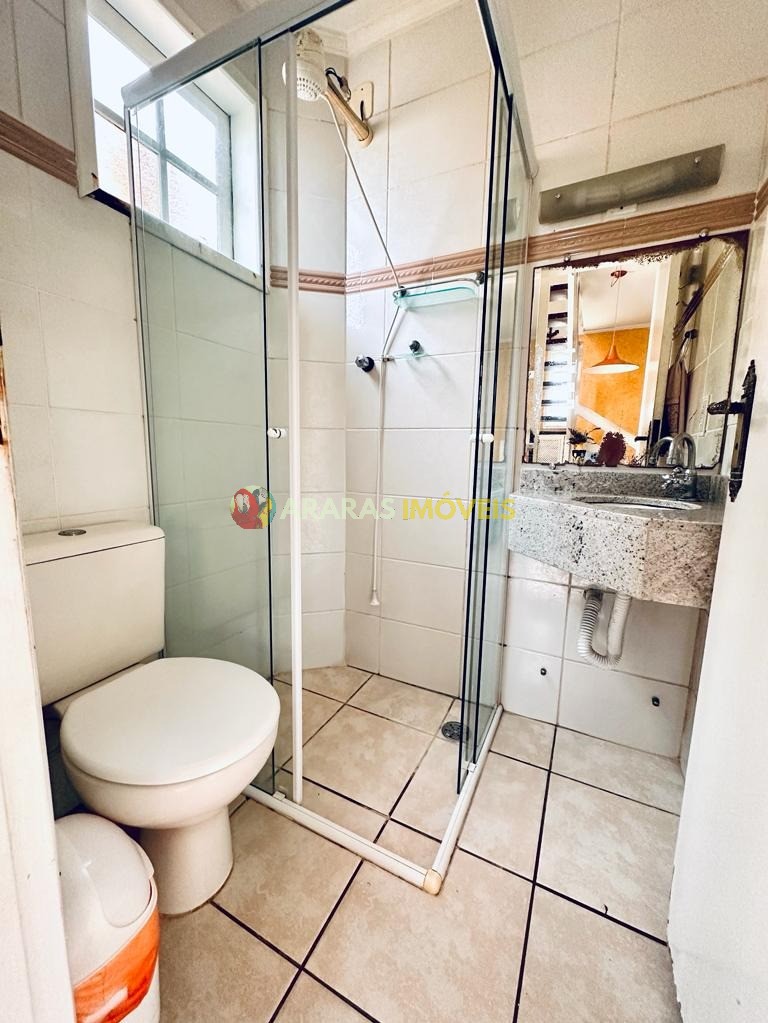 Sobrado mobiliado em villagio frente para o mar por R$ 550.000,00 no maitinga-bertioga/sp