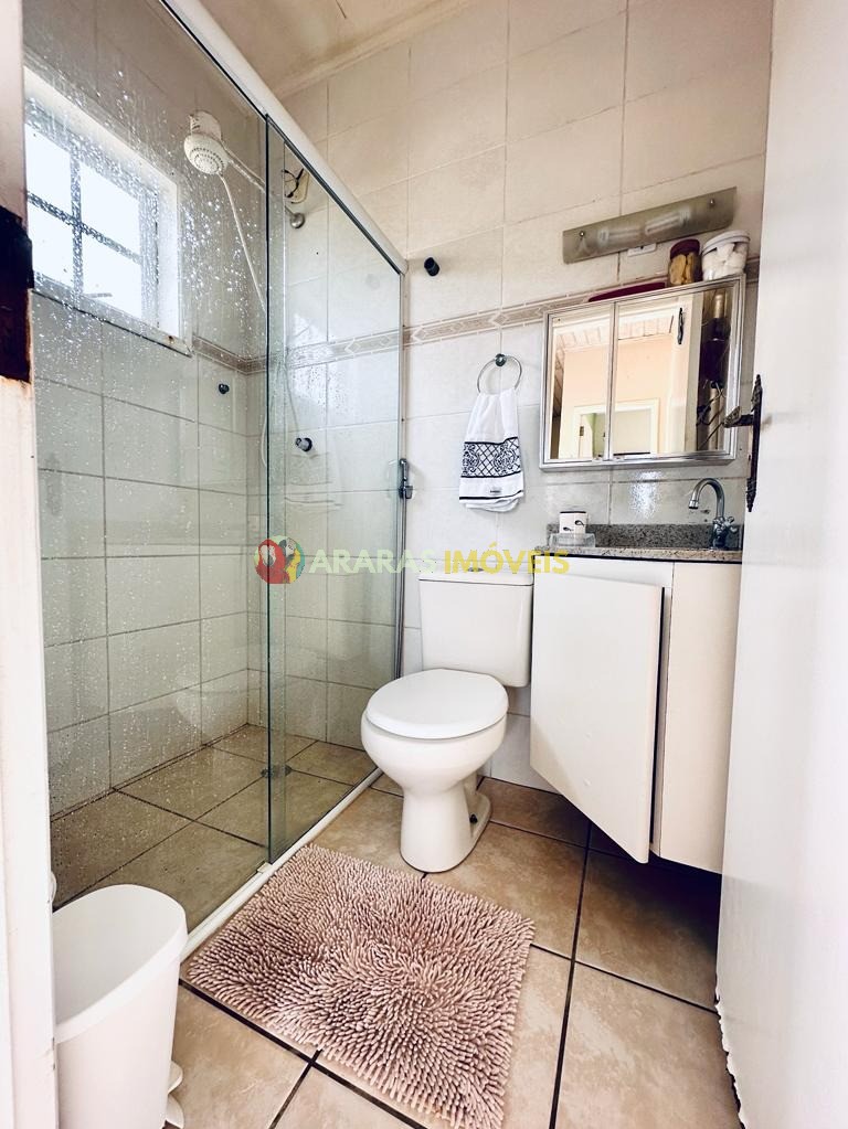 Sobrado mobiliado em villagio frente para o mar por R$ 550.000,00 no maitinga-bertioga/sp