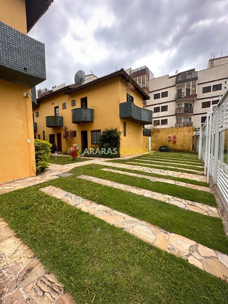 Sobrado mobiliado em villagio frente para o mar por R$ 550.000,00 no maitinga-bertioga/sp