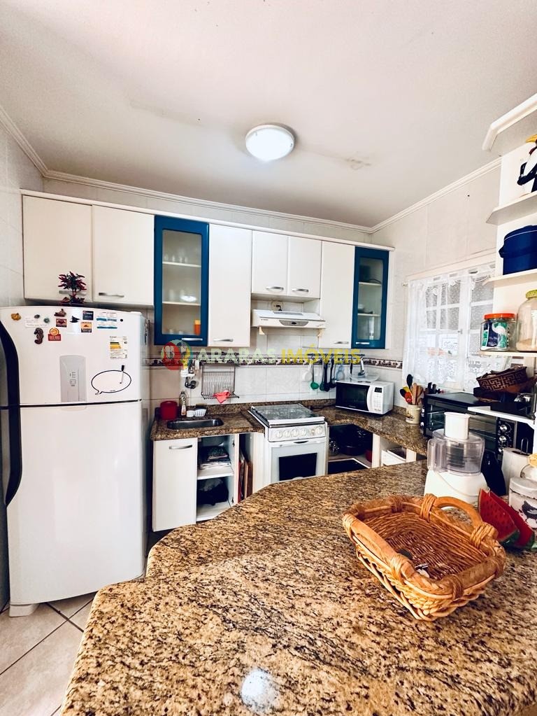 Sobrado mobiliado em villagio frente para o mar por R$ 550.000,00 no maitinga-bertioga/sp