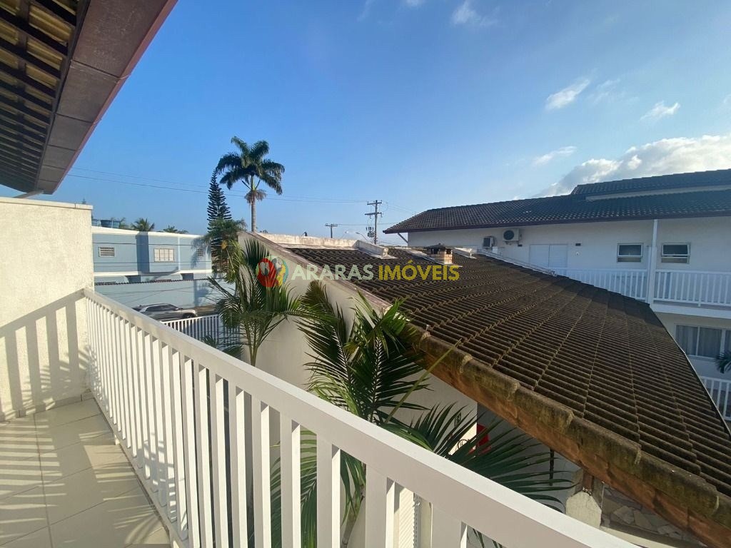 Sobrado em villagio- maitinga- bertioga