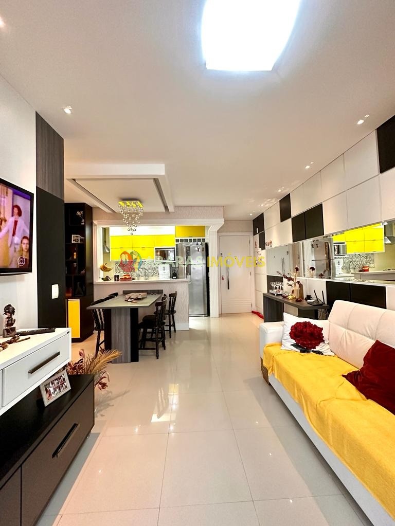 Apartamento com 2 dormitórios à venda, 79 m² por R$ 901.000,