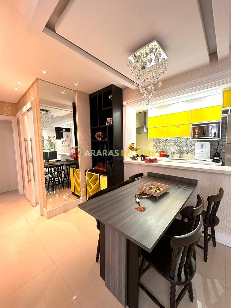 Apartamento com 2 dormitórios à venda, 79 m² por R$ 901.000,