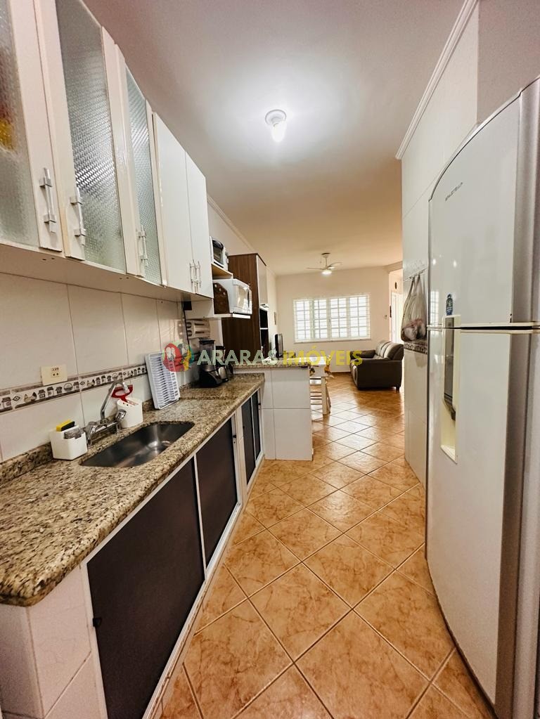 Village 115 m² próximo a praia com 3 dormitório (sendo 3 suí