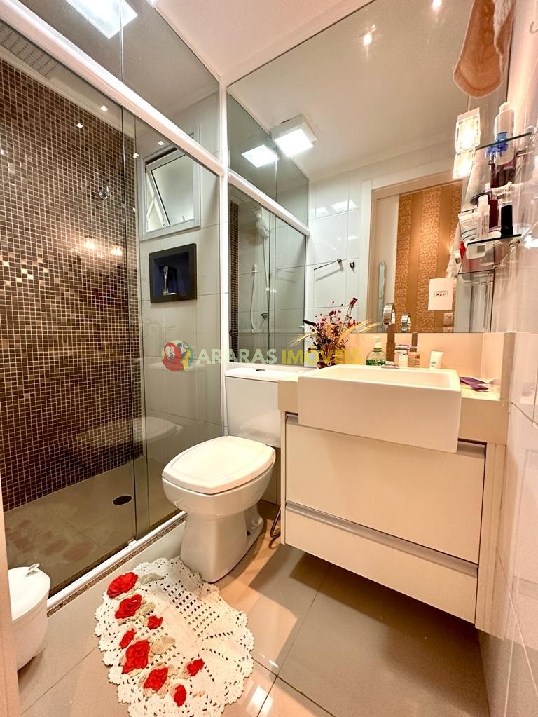 Apartamento com 2 dormitórios à venda, 79 m² por R$ 901.000,