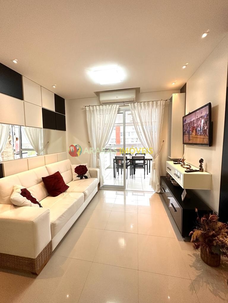 Apartamento com 2 dormitórios à venda, 79 m² por R$ 901.000,