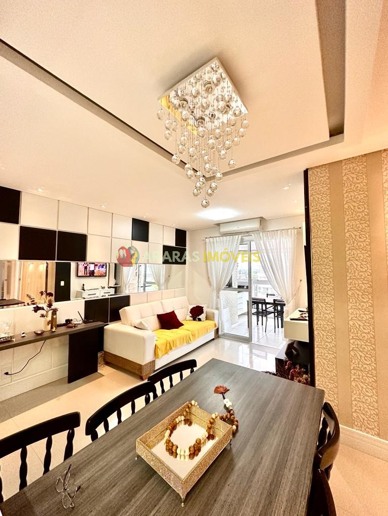 Apartamento com 2 dormitórios à venda, 79 m² por R$ 901.000,