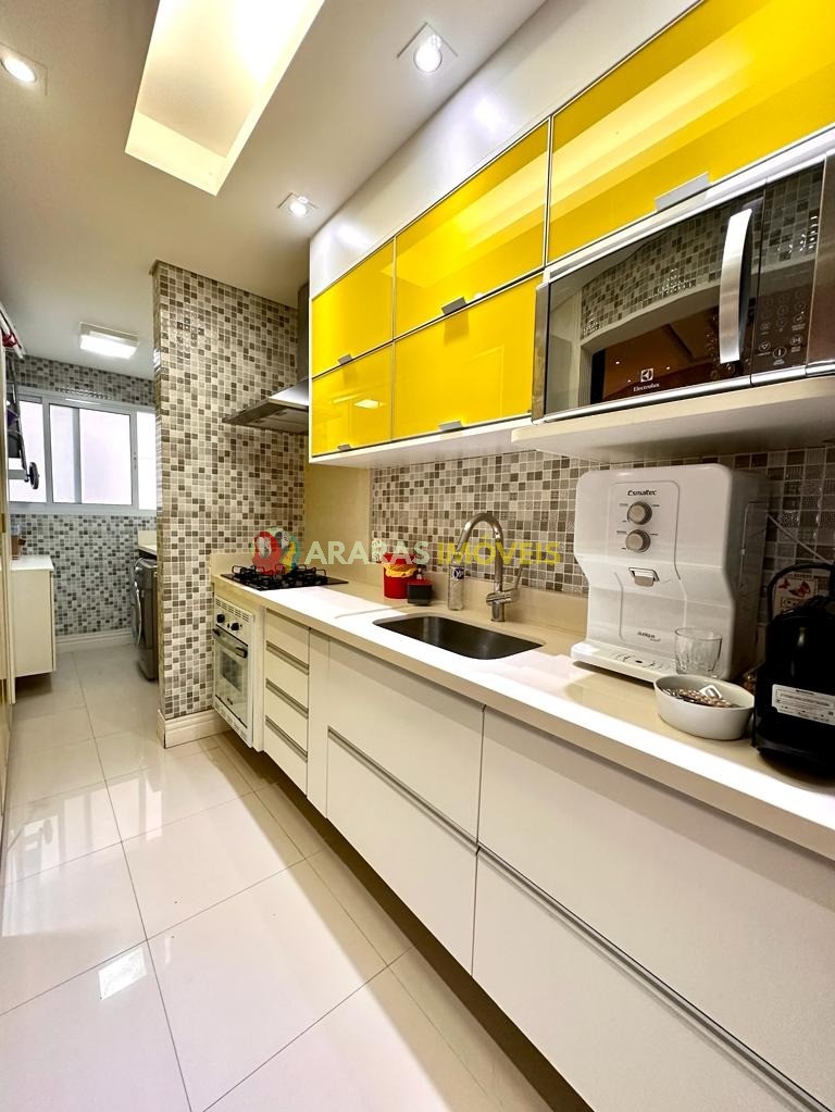 Apartamento com 2 dormitórios à venda, 79 m² por R$ 901.000,