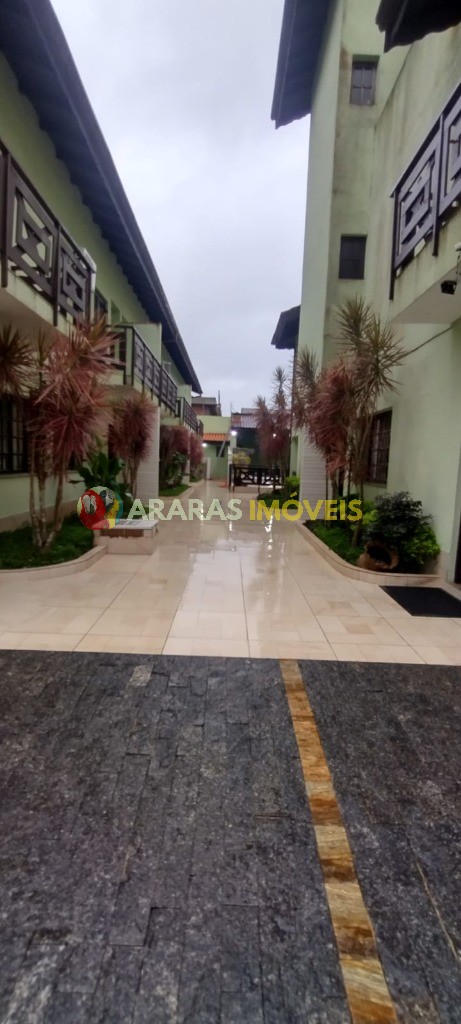 Casa em village com 3 suites a venda - R$ 780.000,00