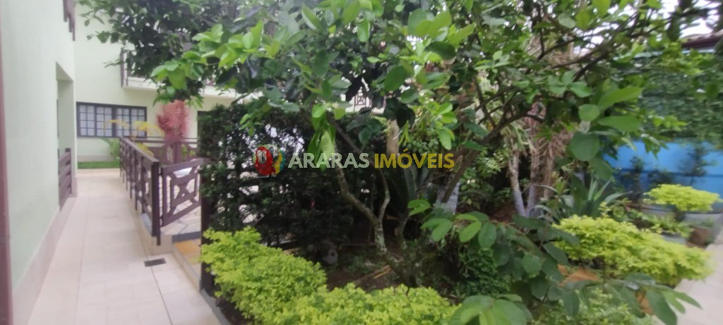 Casa em village com 3 suites a venda - R$ 780.000,00