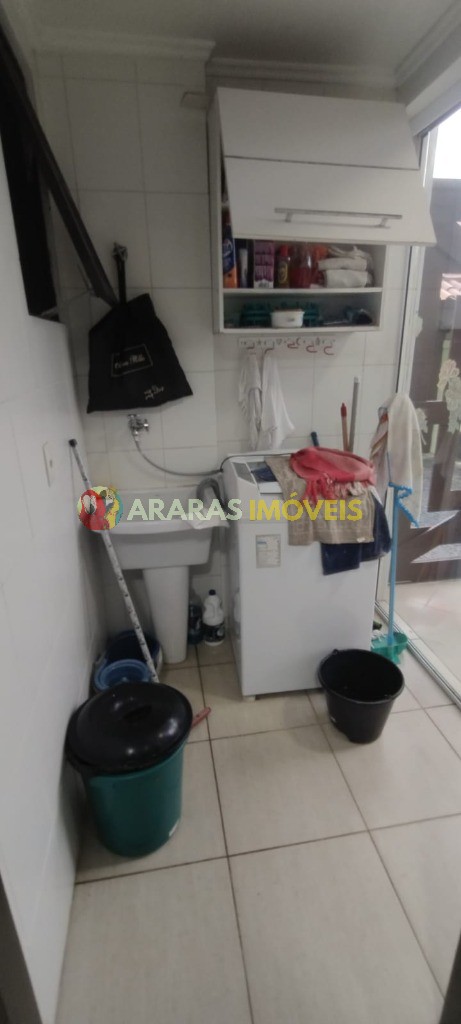 Casa em village com 3 suites a venda - R$ 780.000,00