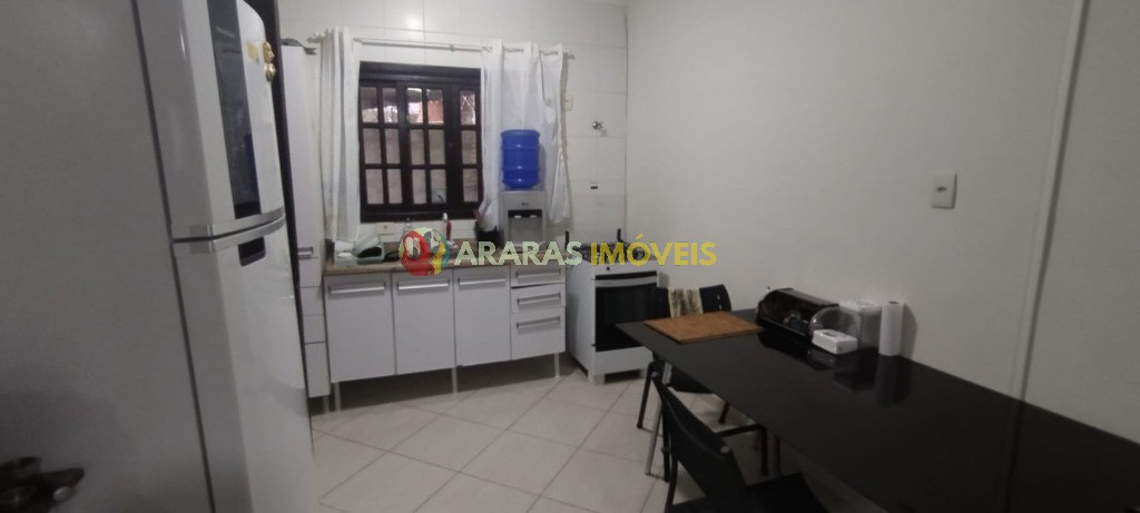Casa em village com 3 suites a venda - R$ 780.000,00