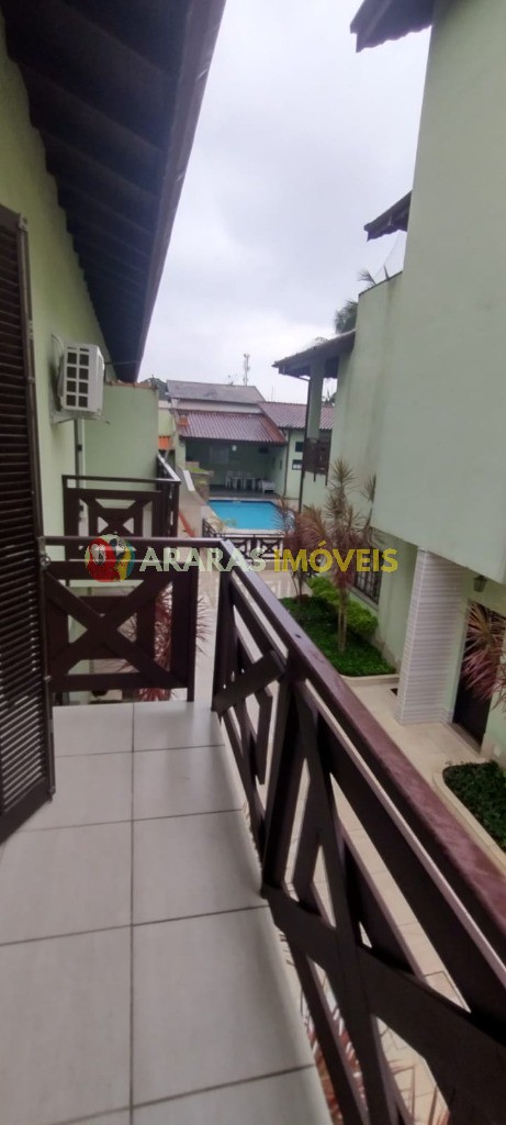 Casa em village com 3 suites a venda - R$ 780.000,00