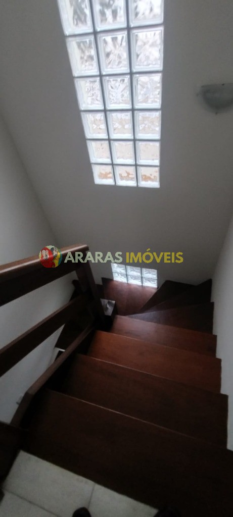 Casa em village com 3 suites a venda - R$ 780.000,00