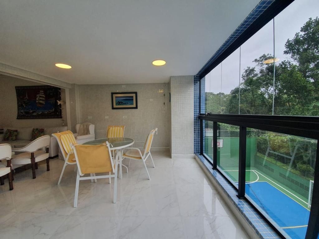 Apartamento com 4 dormitórios à venda, 142 m² por R$ 2.800.0
