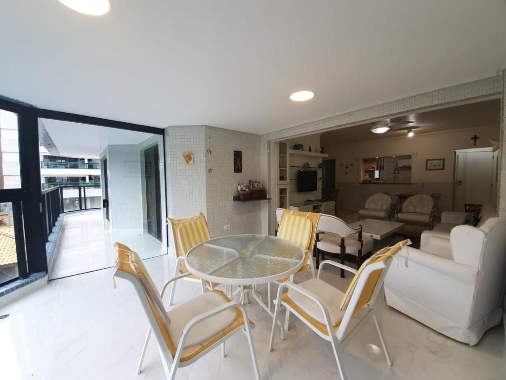Apartamento com 4 dormitórios à venda, 142 m² por R$ 2.800.0