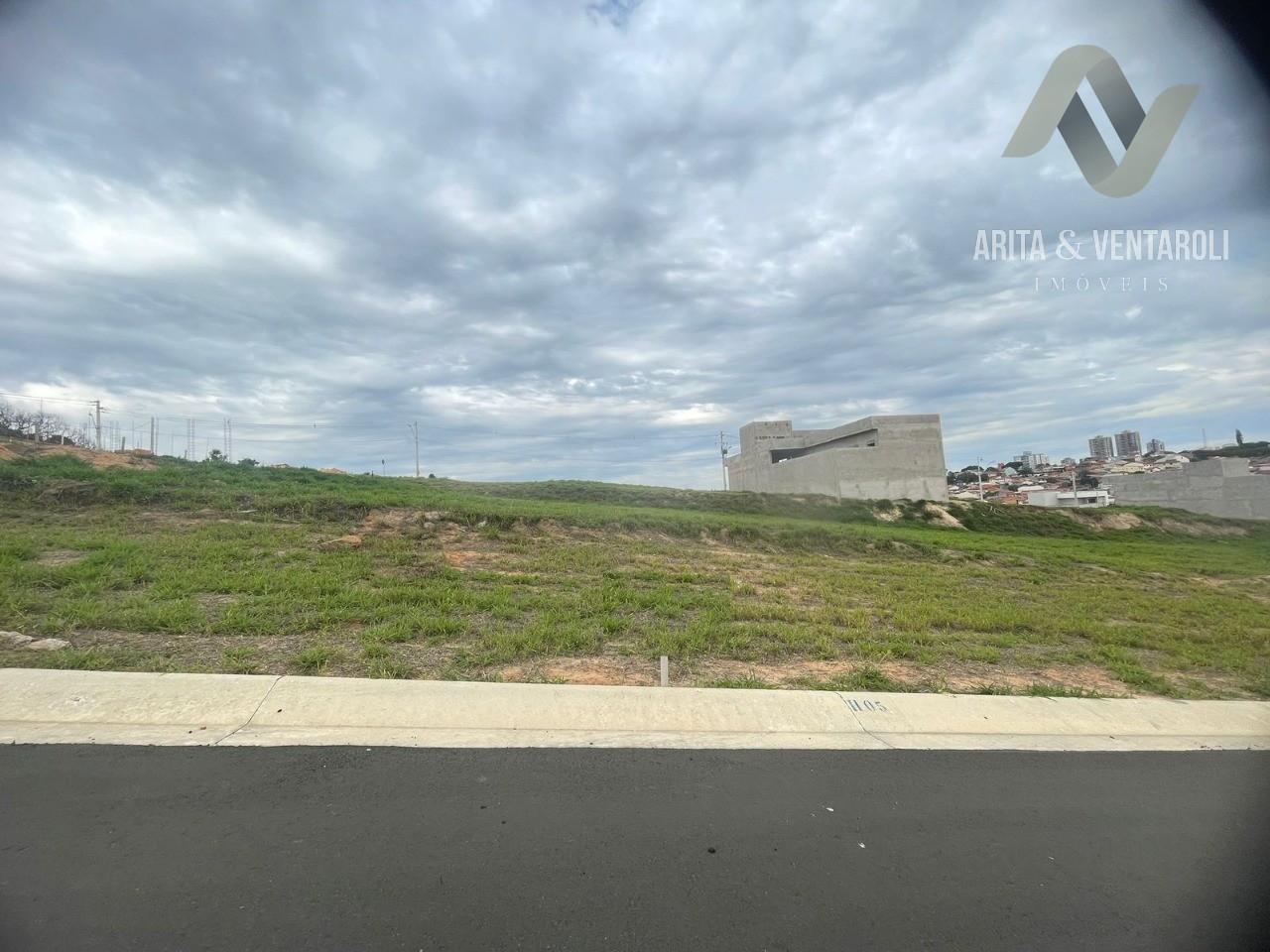 Terreno, 300 m² - Foto 1