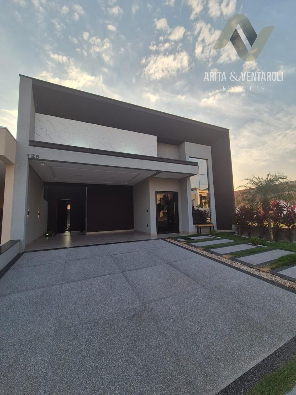 Casa, 3 quartos, 191 m² - Foto 1