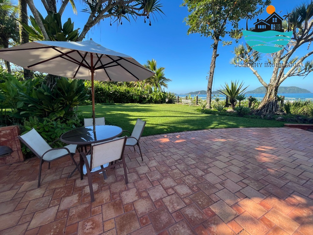 Casa em condomínio pé na areia c/ vista ao mar para venda e locação em Juquehy com 4 suítes, 10 pes. 201m² de área construída Juquehy Imobiliária