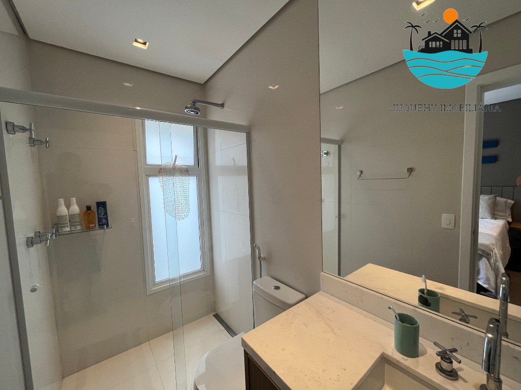 Casa em condomínio pé na areia, à venda em Juquehy com 5 suítes, piscina privativa e 340m² de área construída Juquehy Imobiliária
