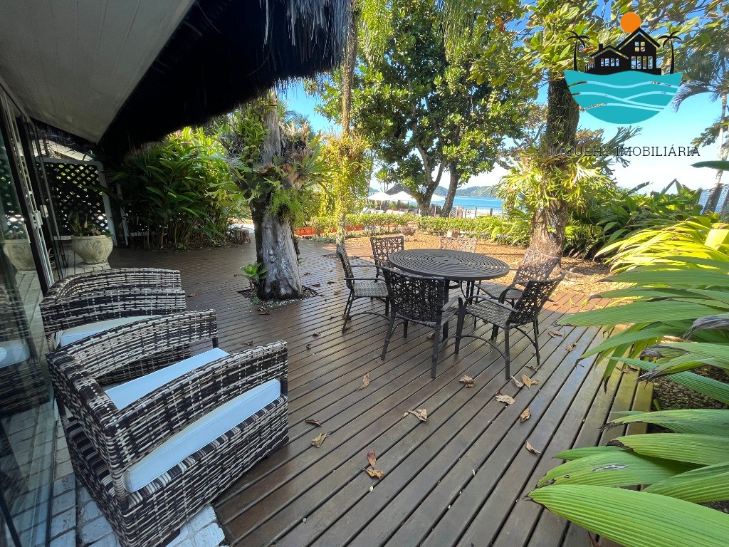 Casa em condomínio pé na areia c/ vista ao mar para venda e locação em Juquehy com 4 suítes, 10 pes. 201m² de área construída Juquehy Imobiliária