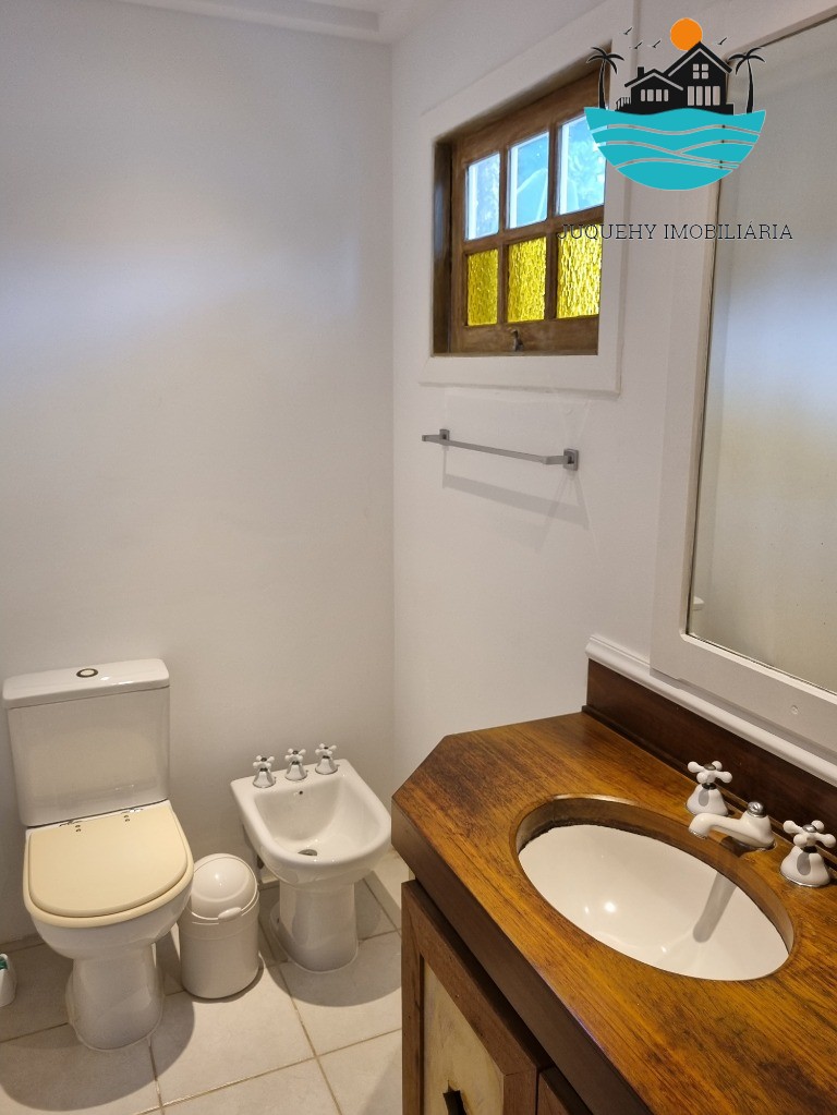 Casa para locação em condomínio com vista ao mar em Juquehy com 5 suítes, serviço de praia - Acomodação 10-12 pessoas Juquehy Imobiliária
