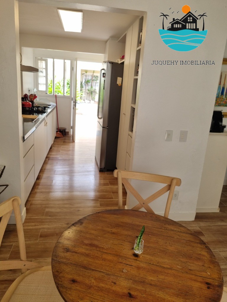 Aluguel de temporada em Juquehy - Condomínio Pé na Areia. Com 4 dormitórios, 2 suítes c/ vista ao mar, 2 vagas e max. 8 pessoas Juquehy Imobiliária
