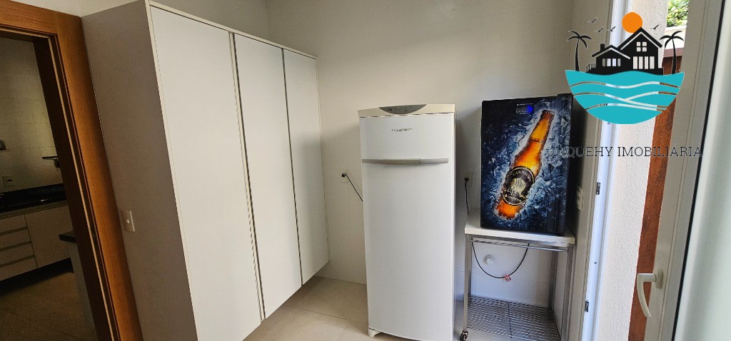 Casa em condomínio pé na areia - Temporada, com 5 suítes, 1 térrea, serviço de praia, acomodação para 14 pessoas, 4 vagas Juquehy Imobiliária