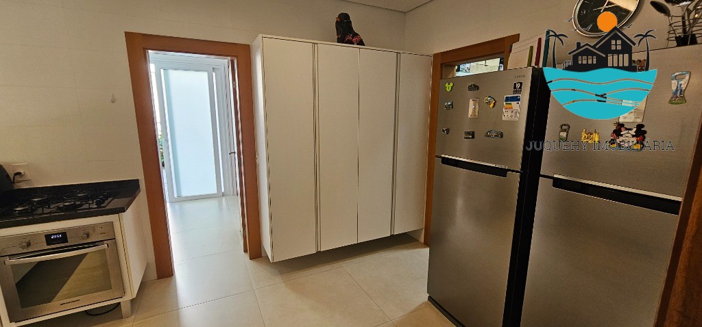 Casa em condomínio pé na areia - Temporada, com 5 suítes, 1 térrea, serviço de praia, acomodação para 14 pessoas, 4 vagas Juquehy Imobiliária