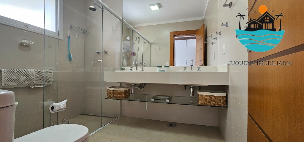 Casa em condomínio pé na areia - Temporada, com 5 suítes, 1 térrea, serviço de praia, acomodação para 14 pessoas, 4 vagas Juquehy Imobiliária