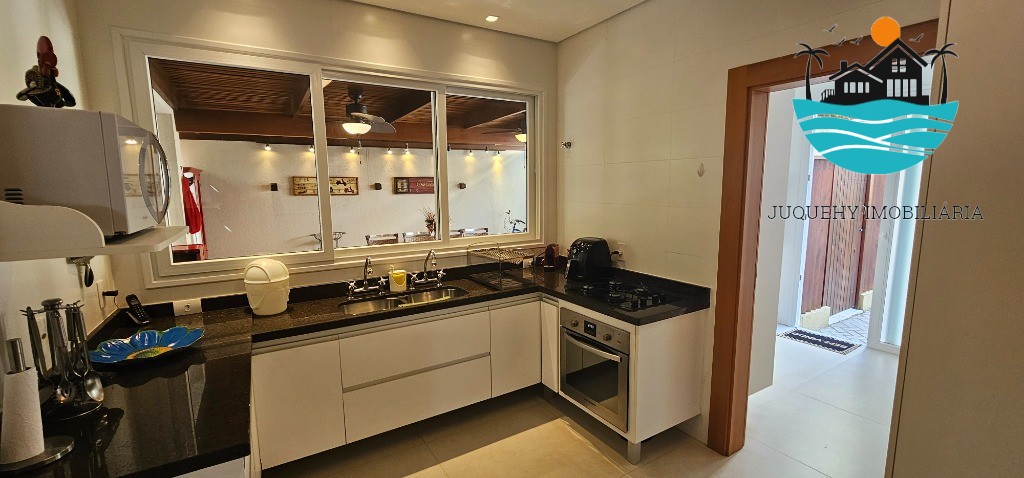 Casa em condomínio pé na areia - Temporada, com 5 suítes, 1 térrea, serviço de praia, acomodação para 14 pessoas, 4 vagas Juquehy Imobiliária
